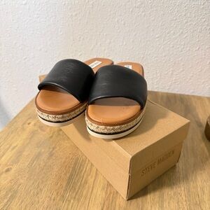 Steve Madden Black and Tan Espadrille Platform Slides